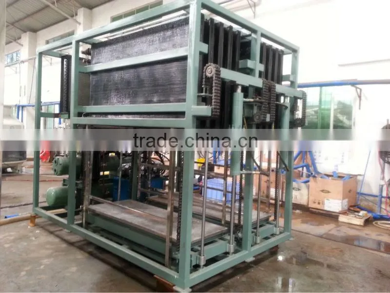 Direct evaporative automatic block ice machine