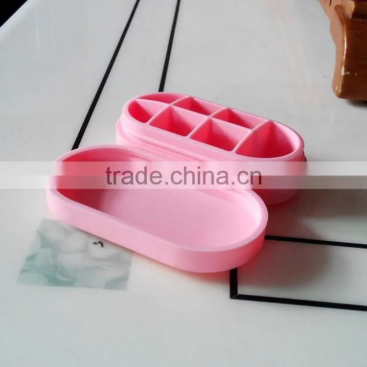 Eco-friendly medical convenient seven campartment silicone pill case for promotion