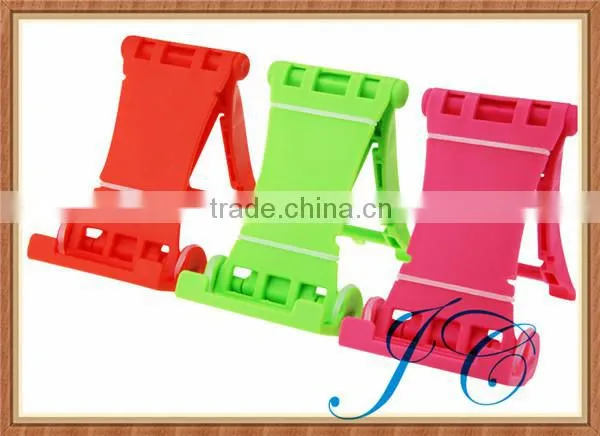 Portable card holder attach to the back of smart phone holder for desktop