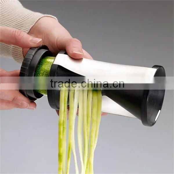 Spiral vegetable slicer