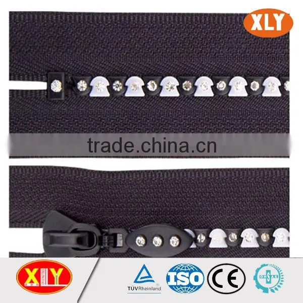 China XLY zipper #8 close end single stone low price rhinestone zipper