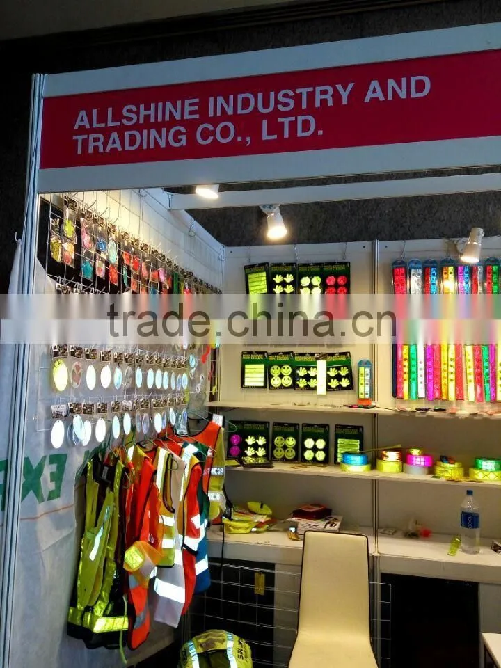 Reflective pvc safety reflector