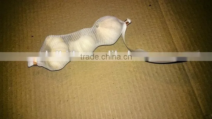 Pneumatic clipper sealing machine to seal the food,sausage or apple or garlic