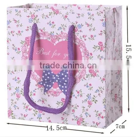 Good quality sweet design gift packaging paper bags with handles