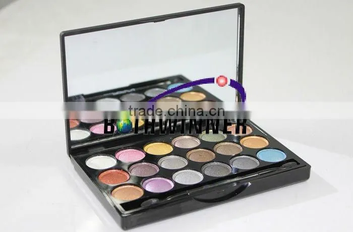18 Colors shimmery eye shadow