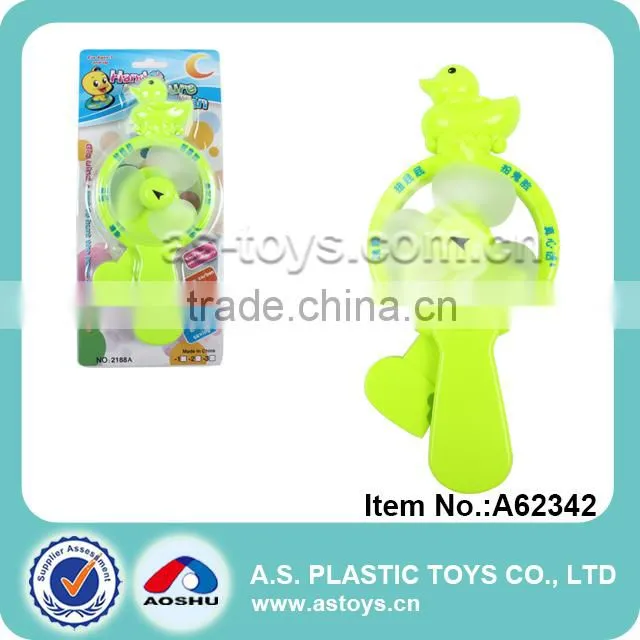 Hot summer turntable games promational small wind up fans toy for children