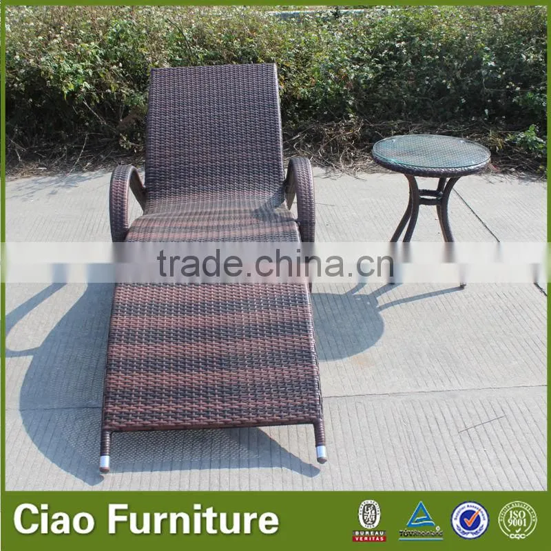 Luxurious Single dedicated outdoor swimming pool or beach lying bed + coffee table