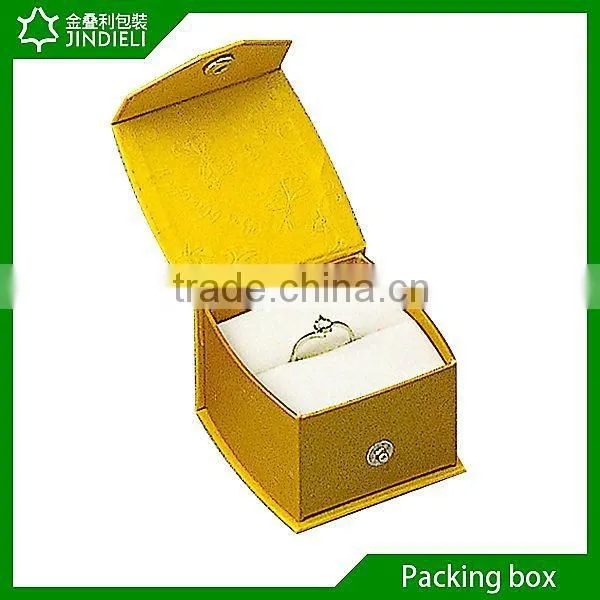 Small paper plain ring box velvet inlay