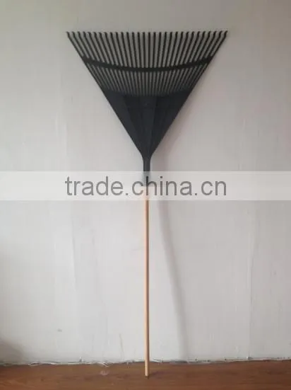30T Green Wooden Handle Plastic Garden Rake