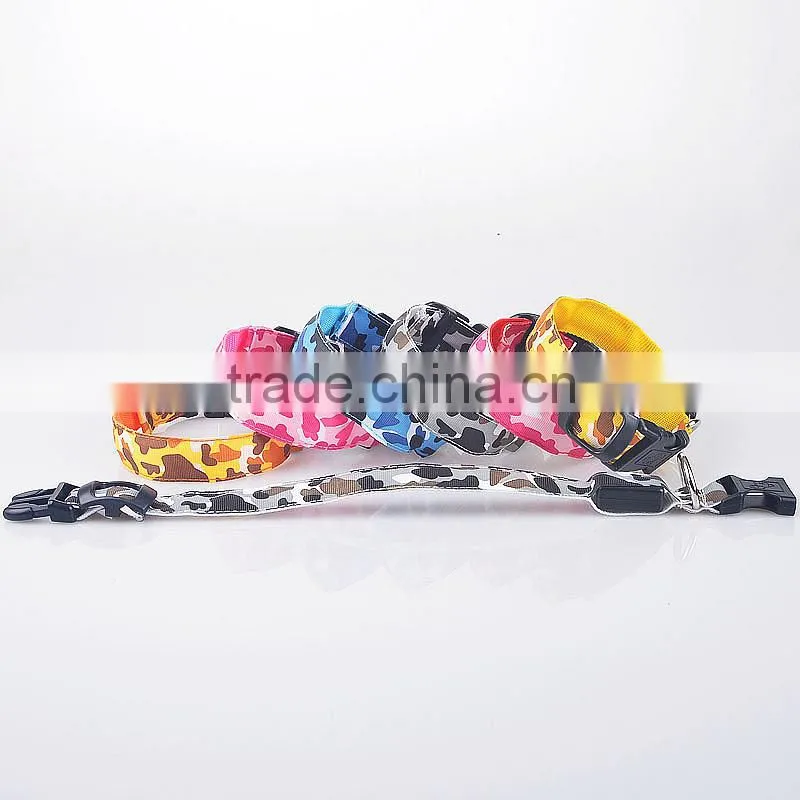 Wholesale Charming Flashing Collar Camouflage Cloth Retracable Buckle for dog collar