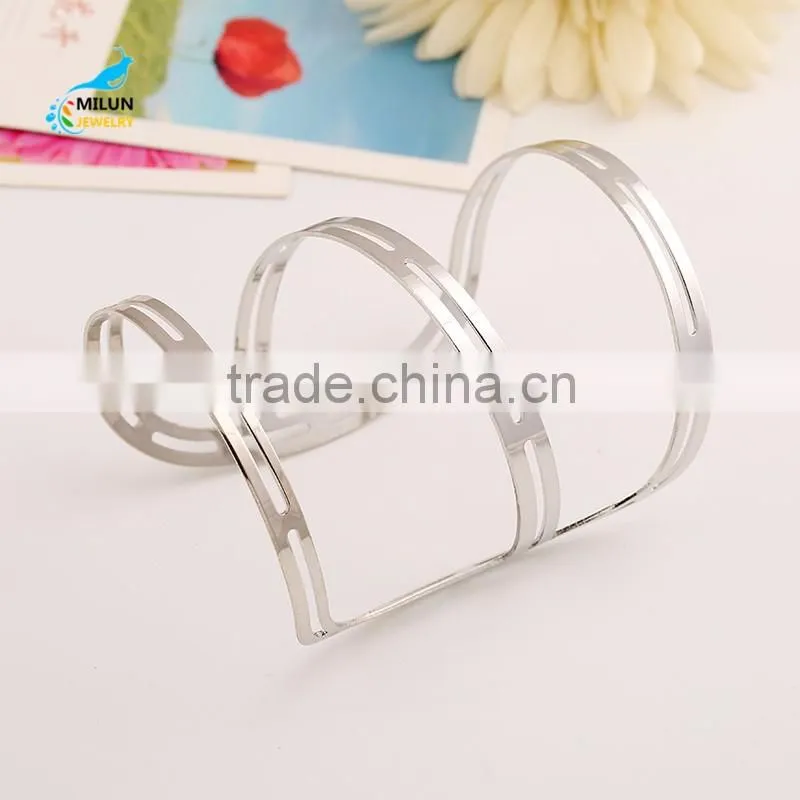Newest Fashion golden metal cuff bangles 2016 bracelet jewelry