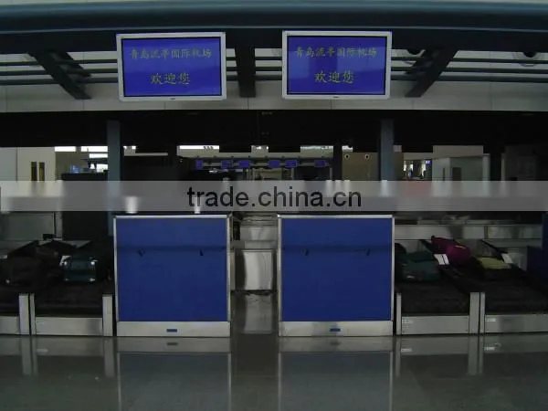 airport baggage conveyor