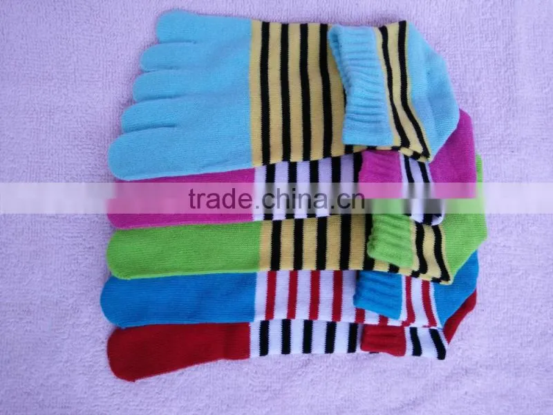 custom split toe socks/girls toe socks
