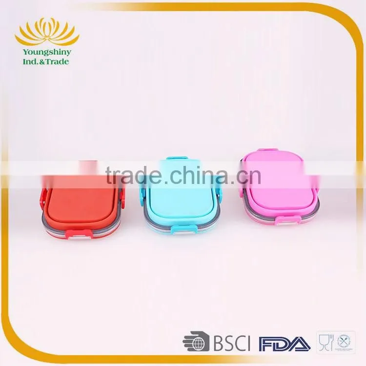 Portative silicone collapsible lunch box with lock