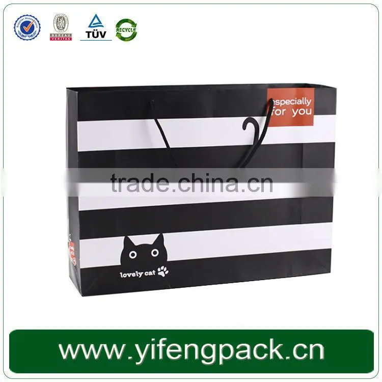 Low price popular glossy lamination white colour elegant newest advertising shopping paper bag in Guangdong