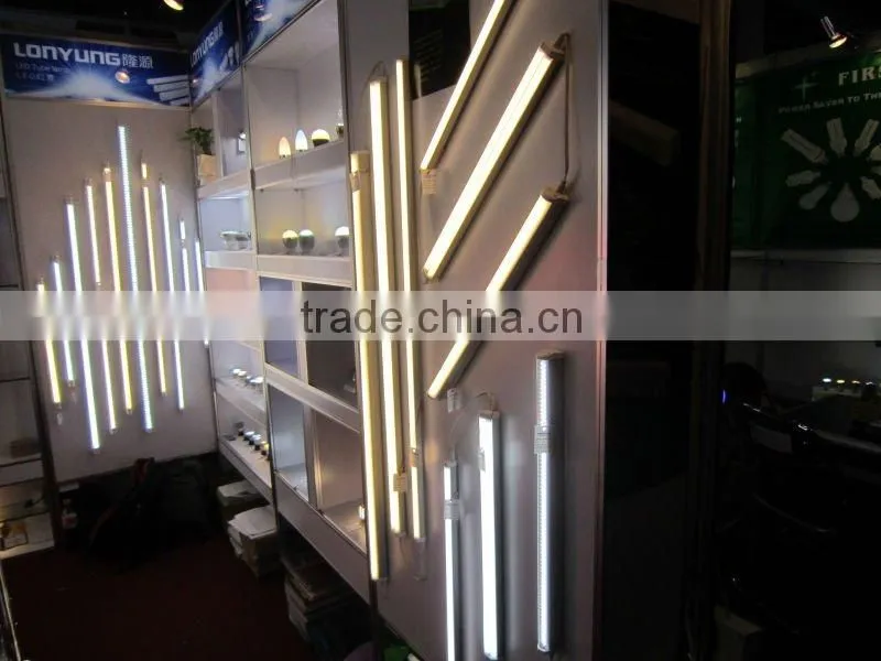 Patent LED PIR-activated tube 18W with motion sensor