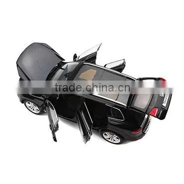 1:18 scale diecast car model