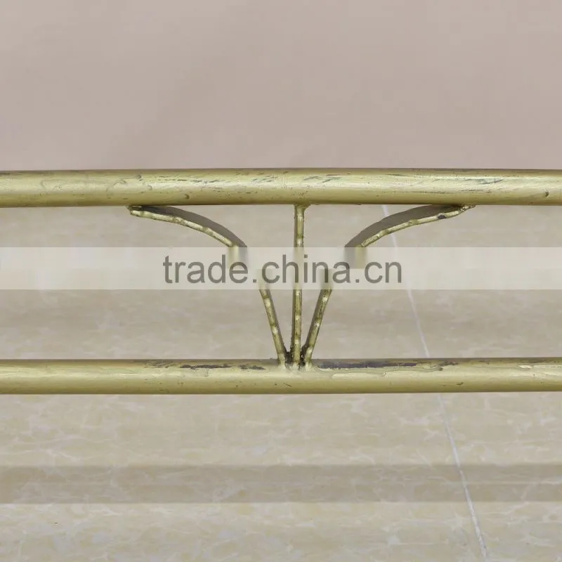 Sturdy metal golden clothing hanging rack for clothes display