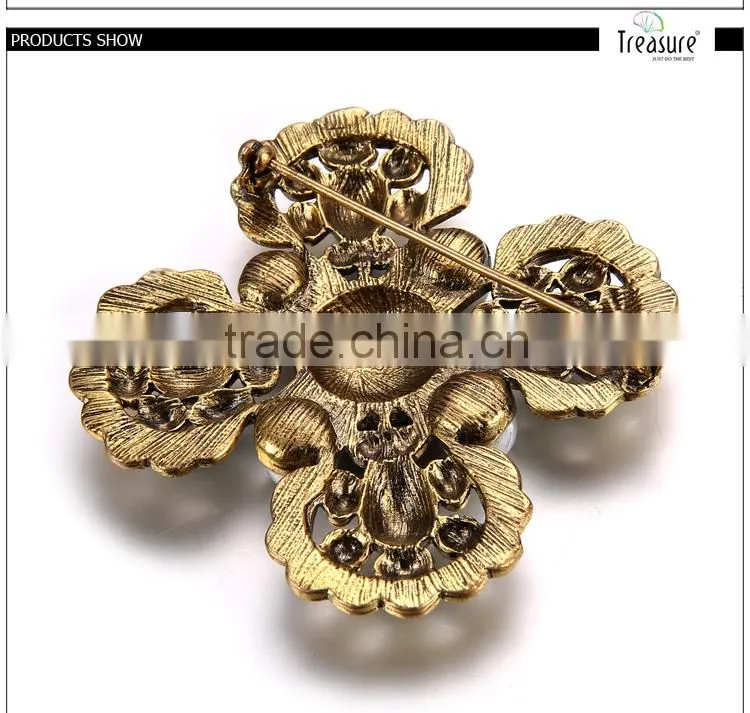 2015 latest new design best price brooch four petals white plastic beads cooper brooch wholesale