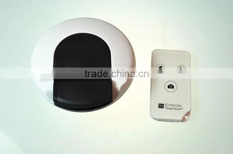 Wholesale Bluetooth Remote Selfie Robot for Smartphone