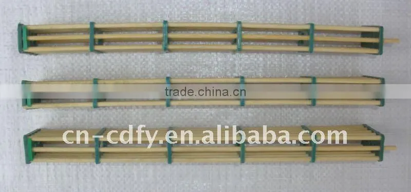 Bamboo And Plastic Bee Queen Cage