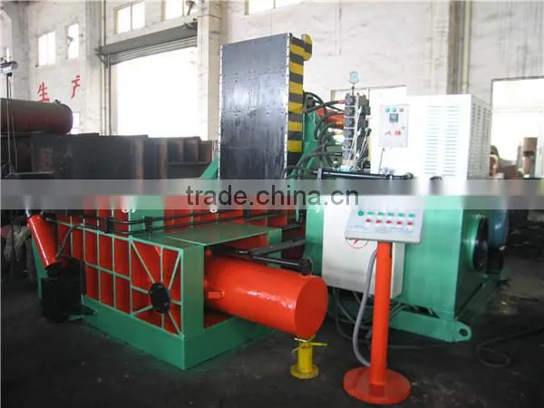 Steel recyling baler machine