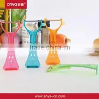D472 Anya Kitchen Utensils Swivel Peeler Lovely Carrot Kitchen Ware With Bottle Opener Fridge Magnet