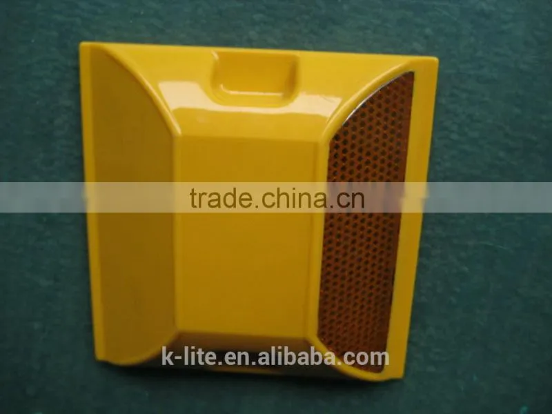 Plastic road stud yellow color lens