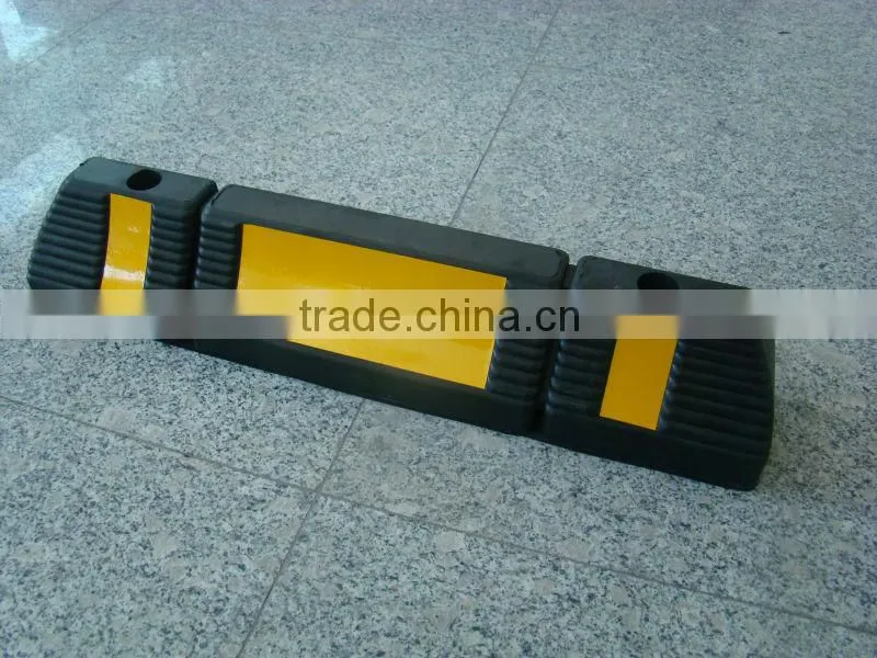Best price wheel chock rubber parking barrier