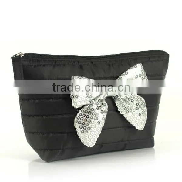Quilted Polyester cosmetic bag with bowknot