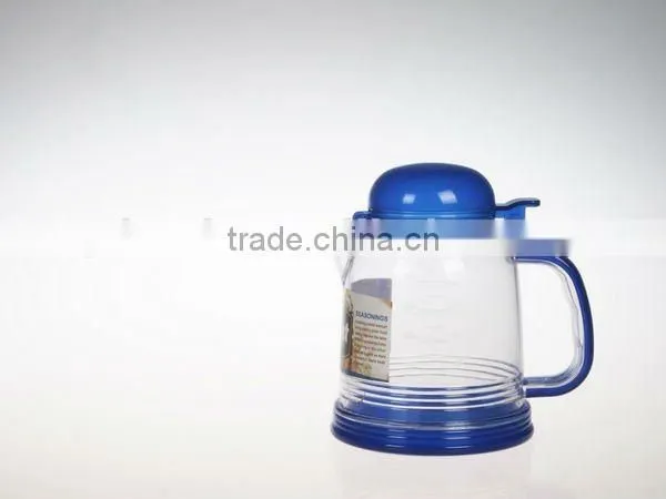 A051 300ml kitchen cooking plastic oil can with lid and handle