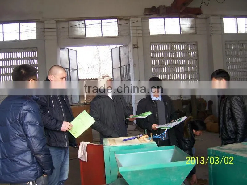 BBQ charcoal briquette making machine / charcoal rods machine for sale