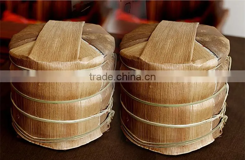 Handmade Raw puerh black tea Strengthen immunity Puer cake