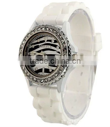 Plastic Geneva diamond watches with Japan movement