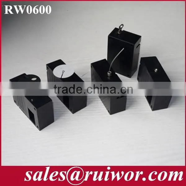 Cuboid Retractable pull-box for retail product positioning with stop function