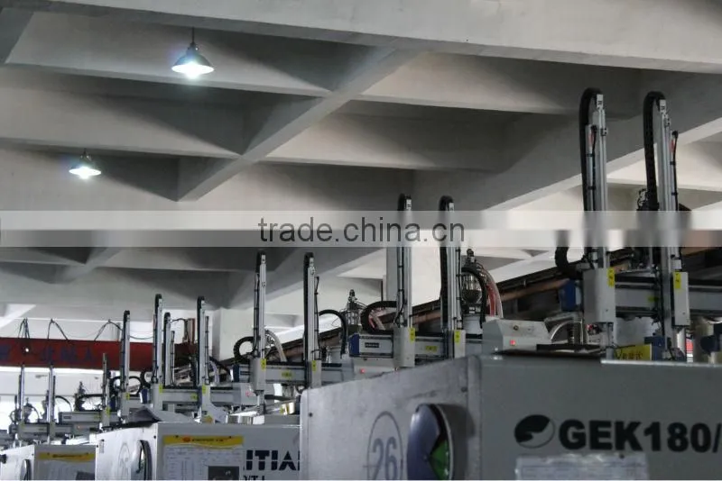 Mini Picking Robot Arm For Injection Moulding Machine Below 100T