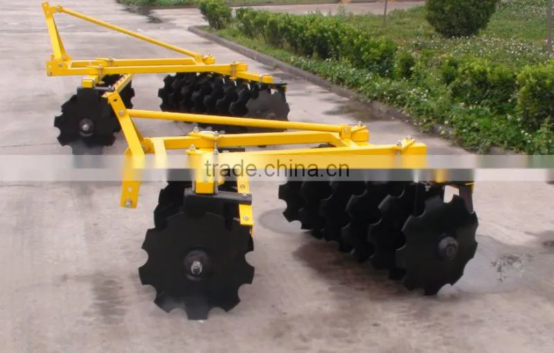 Agricultural driving powered light harrow
