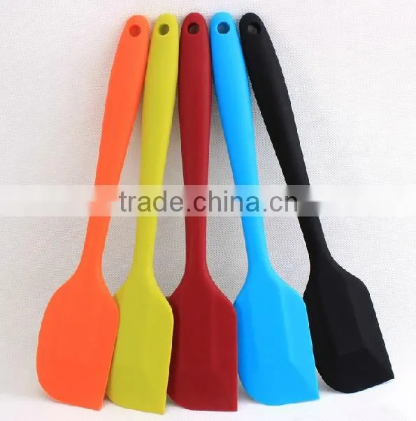 large size 28.5cm wholesale silicone kitchen spatula with metal insert