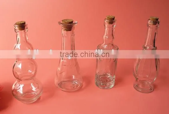 cheap liquid use mini glass cork bottle
