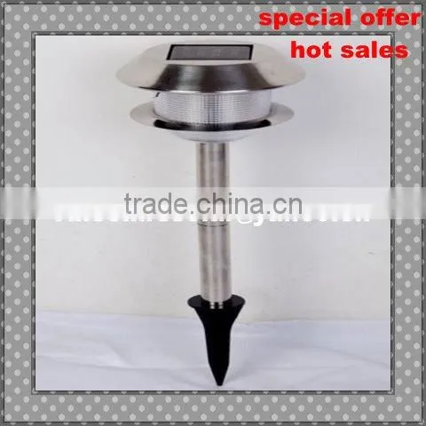 Outdoor solar lawn light