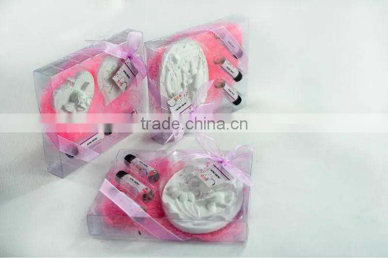 Scented plaster decoration with fragrance oil