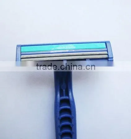 Twin blades shaving razor for shaving