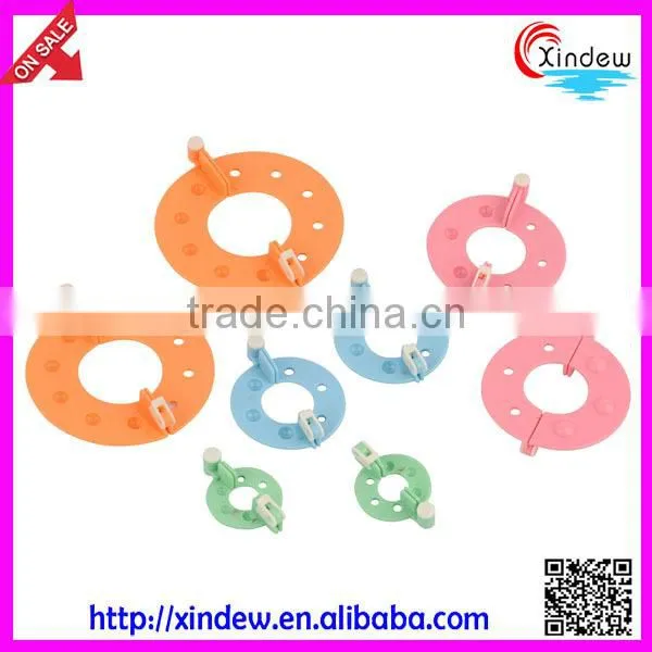 Plastic knitting loom for pom poms,Knitting loom for making pompon,pompon knitting loom set