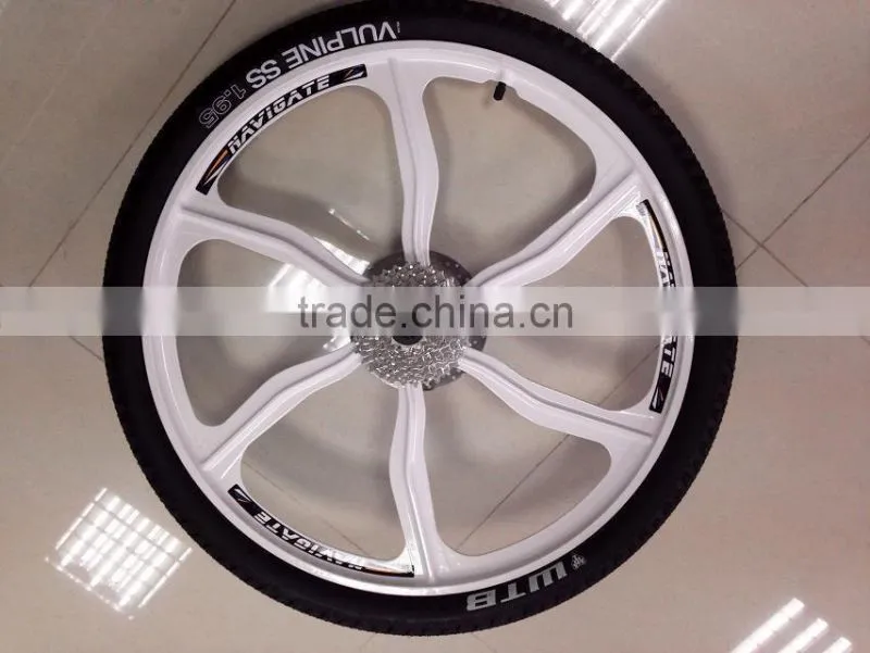 26 inch lightest strongest magnesium alloy bike wheel /fixed gear type hub bike wheel/light weight bicycle wheel with tire