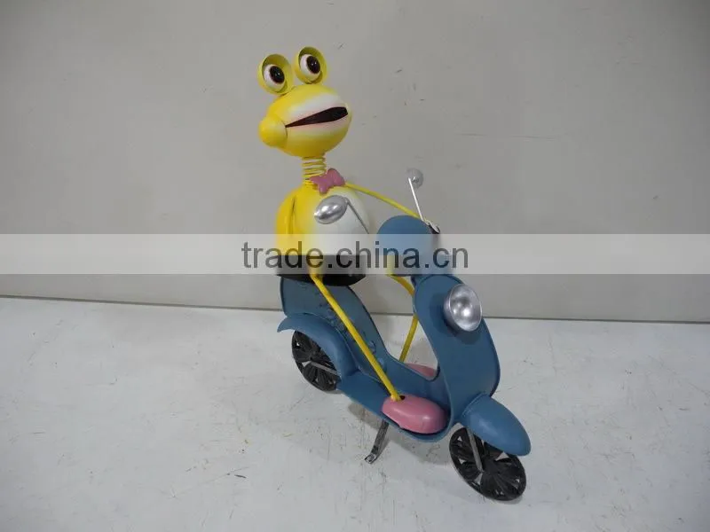 Hot selling frog with motor planter for outdoor decoration