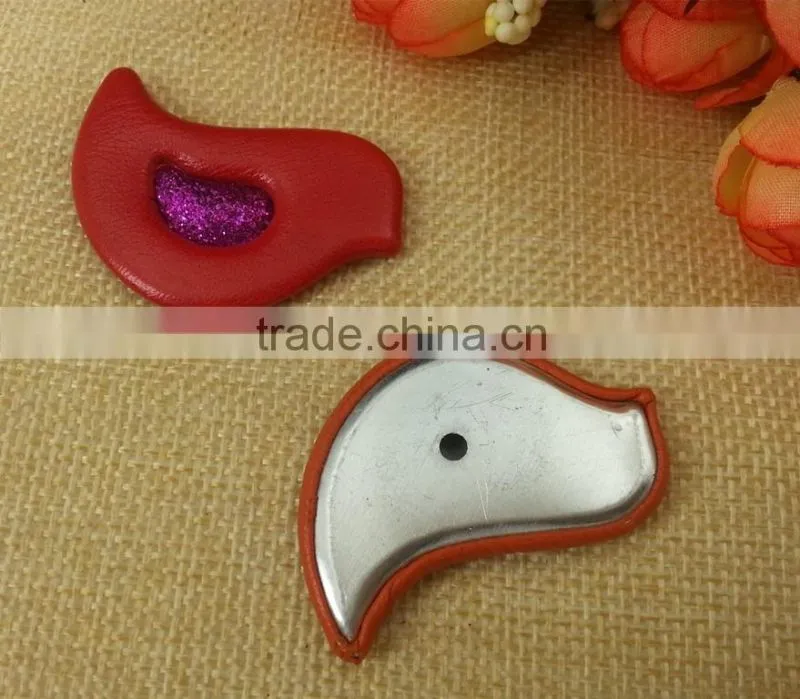 Bird Shape PU fabric Covered badges