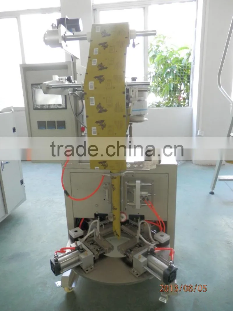 Peanut triangle automatic packaging machine