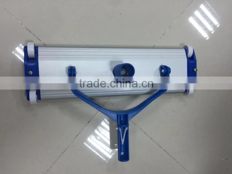 Super flexible swimming pool vacuum cleaner head