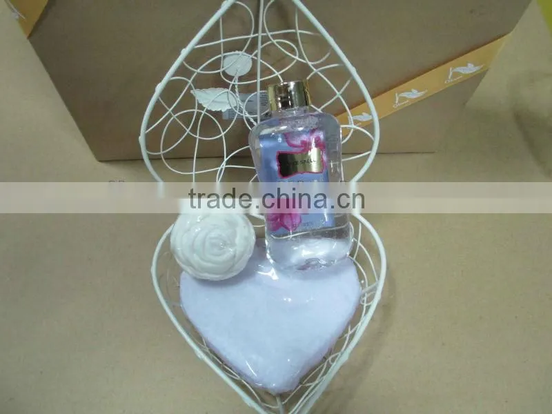 Hot bathroom travel set in gift box for Valentine's Day