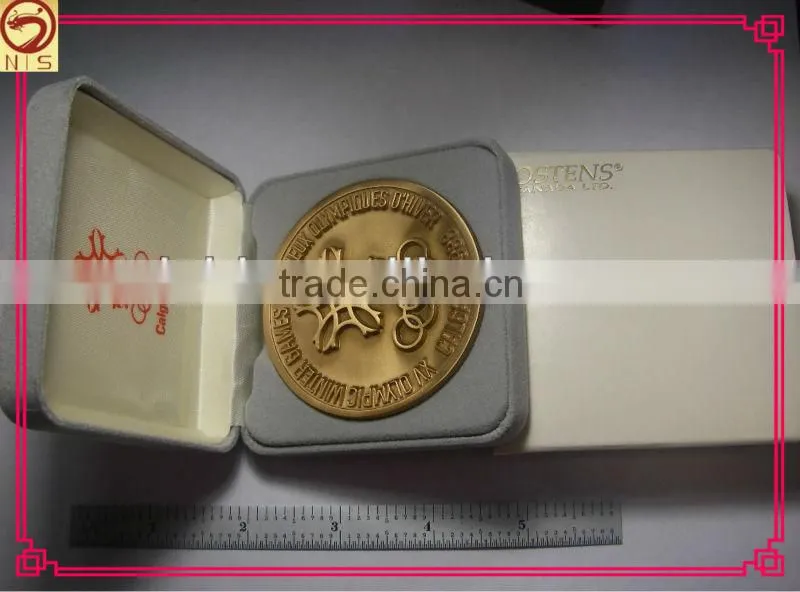 hottest custom velvet wooden plastic medal box